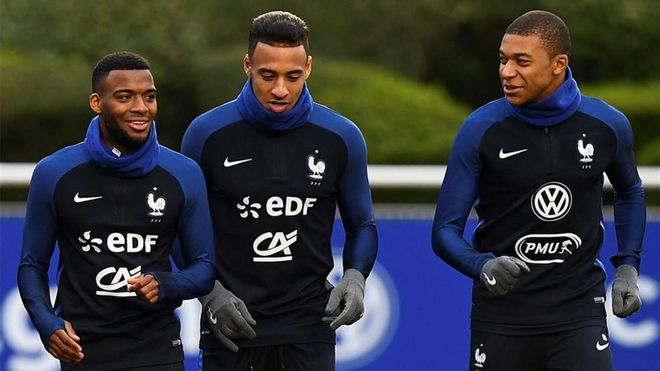 Lemar, Tolisso y Mbappé, entrenando con Francia Lemar, Tolisso y Mbappé, entrenando con Francia