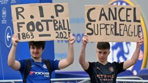 Aficionados del Chelsea protestan contra la creación de la Superliga