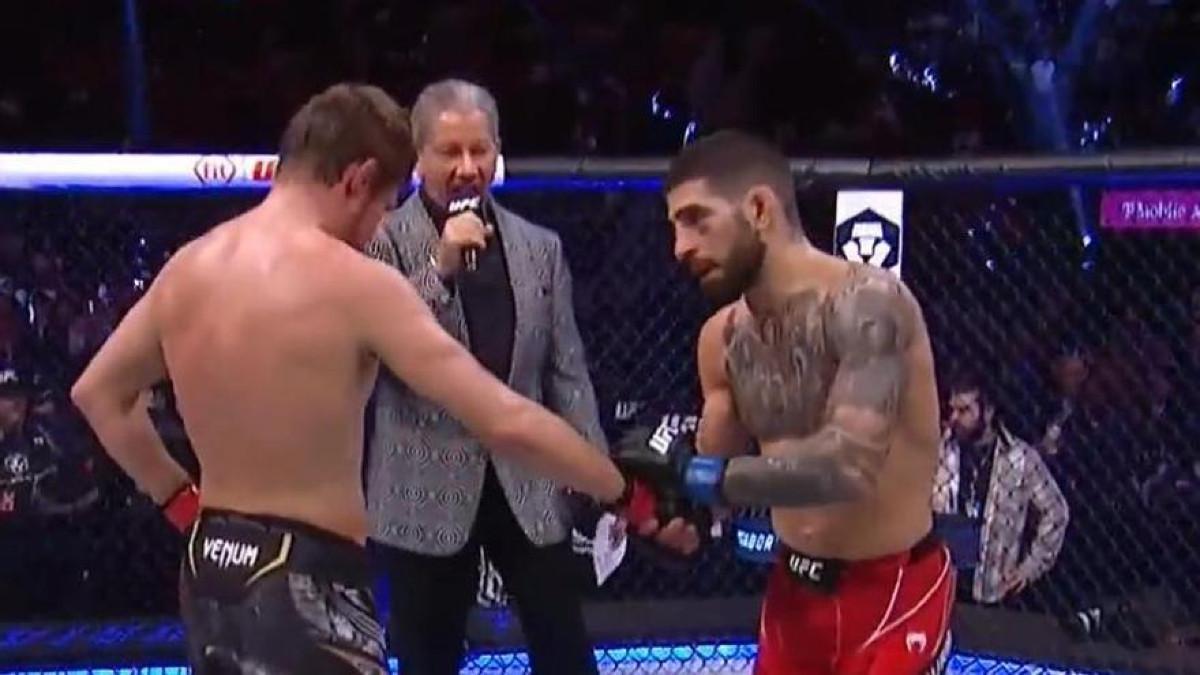 Topuria Destrozando Al Rival Topuria hace historia en la UFC española al derrotar a Mitchell