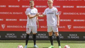 Januzaj y Dolberg presentados como nuevos jugadores del Sevilla FC