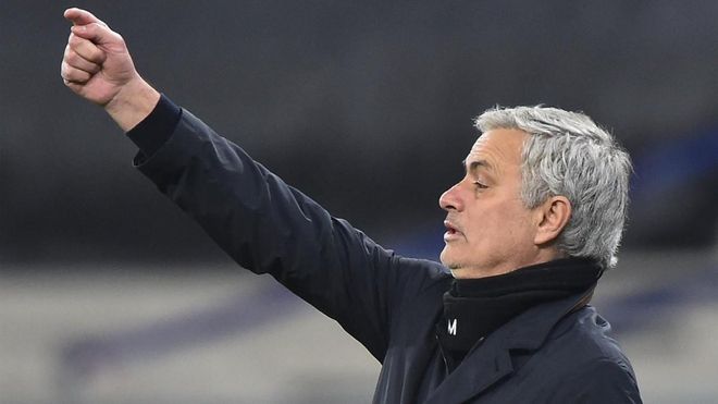 Mourinho, en un partido del Tottenham Mourinho, en un partido del Tottenham