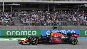 Verstappen, durante la sesión de clasificación. Verstappen, durante la sesión de clasificación.