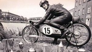 Jan de Vries, en su etapa dorada en el Mundial de 50 cc Jan de Vries, en su etapa dorada en el Mundial de 50 cc