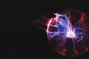 Implantes inalámbricos gestionados por móviles controlan neuronas en el cerebro profundo Implantes inalámbricos gestionados por móviles controlan neuronas en el cerebro profundo