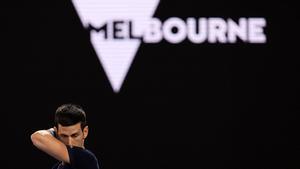 Djokovic entrenando hoy en Melbourne