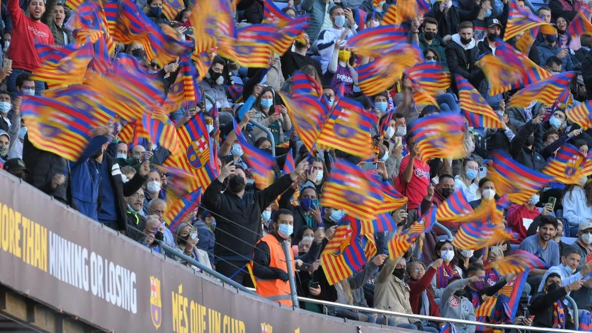 La afición blaugrana durante la presentación de Xavi Hernández La afición blaugrana durante la presentación de Xavi Hernández