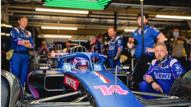 La frustración de Alonso: «El coche de Ocon siempre va bien…»