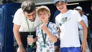 Gerard Piqué y sus hijos se han pasado por el Circuit para ver el GP de España de F1