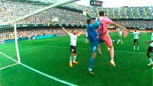 Valencia - Espanyol | El gol anulado a César Montes