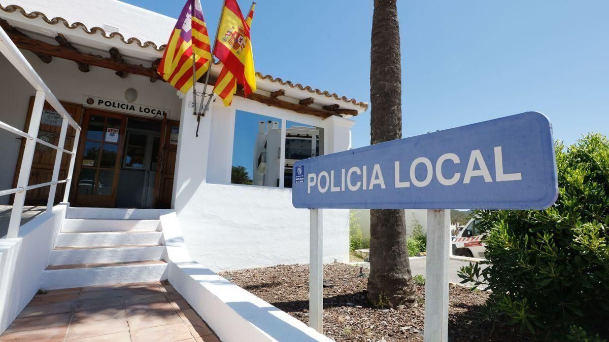 Imagen de archivo de la comisaría de la Policía Local de Sant Josep. Imagen de archivo de la comisaría de la Policía Local de Sant Josep.