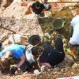 Arqueólogos trabajan en un de los yacimientos de Atapuerca.