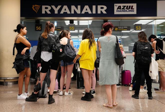 Siete vuelos cancelados y retrasos en 72 en la novena jornada de huelga Ryanair