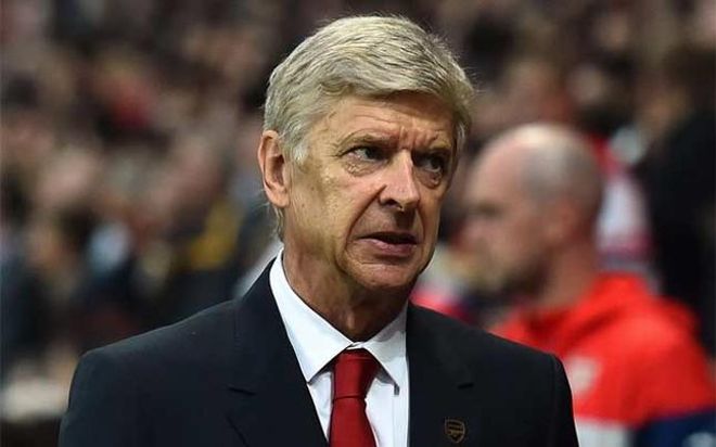 Wenger espera convencerlos y pagar después su cláusula de rescisión, que solo es de 12 millones de euros Wenger espera convencerlos y pagar después su cláusula de rescisión, que solo es de 12 millones de euros