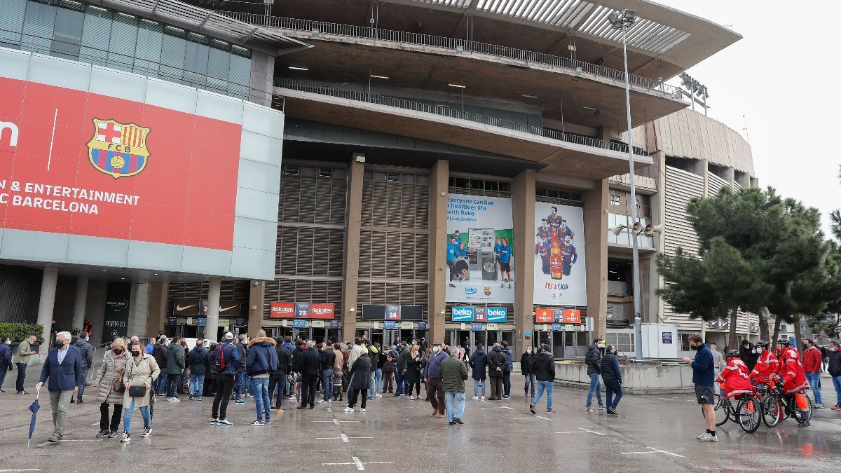 ¿Quién tiene más socios Barça o Madrid