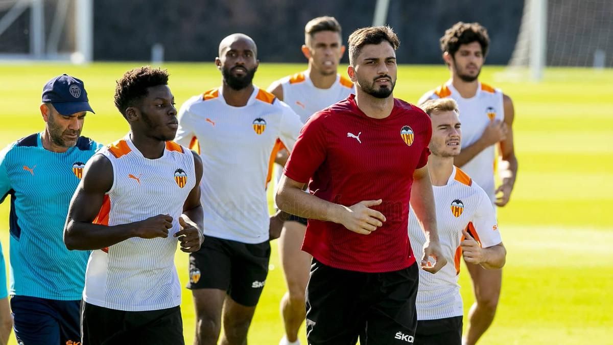 Imagen de la sesión de entrenamiento del Valencia Imagen de la sesión de entrenamiento del Valencia