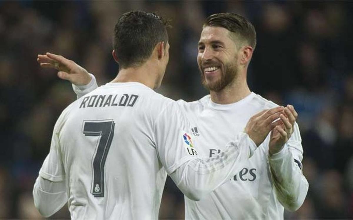 Cristiano Ronaldo y Sergio Ramos celebran un gol con el Real Madrid esta temporada