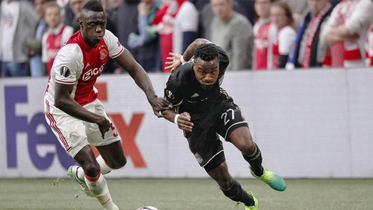 Davinson, central del Ajax, en una acción del último partido del equipo holandés, contra el Olympique de Lyon (4-1) en la Europa League Davinson, central del Ajax, en una acción del último partido del equipo holandés, contra el Olympique de Lyon (4-1) en la Europa League