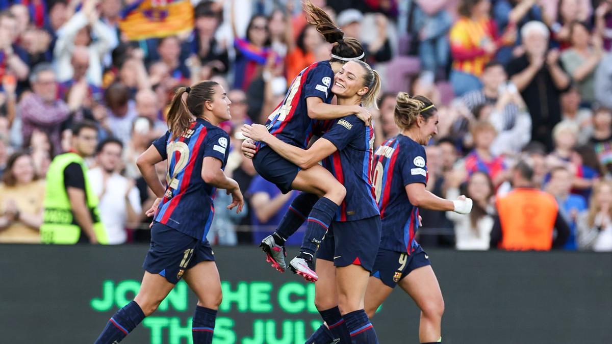 “UEFA Women’s Champions League Sets New Attendance Record: Barça Appears in 7 of Top 10 Game Crowds”