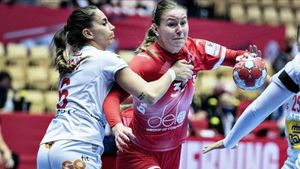 Carmen Campos trata de frenar a la potente rusa Antonina Skorobogatchenko Carmen Campos trata de frenar a la potente rusa Antonina Skorobogatchenko