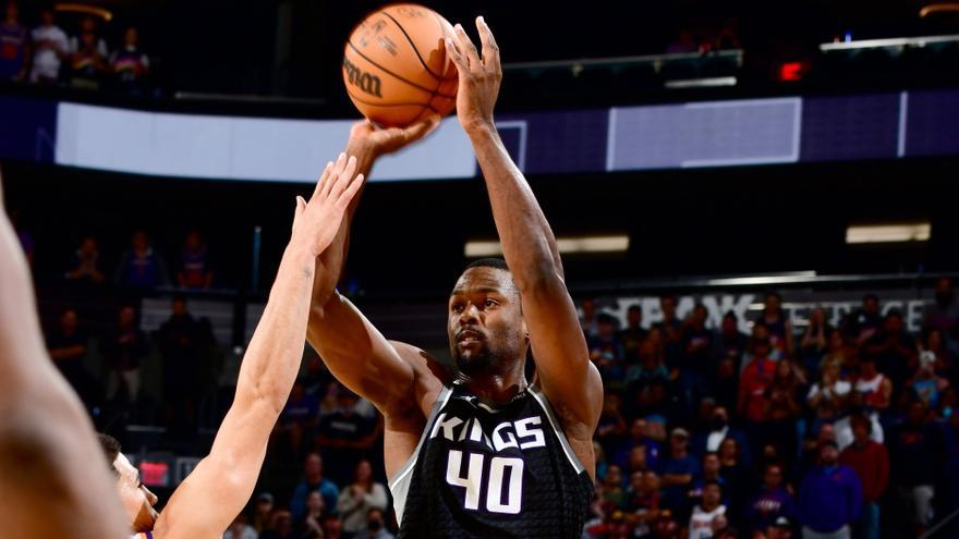 Kings beat Suns in Phoenix