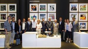 Danny y Jordi Cruyff visitaron junto a Josep Maria Bartomeu el nuevo espacio del Museo del Barça dedicado a Johan Cruyff