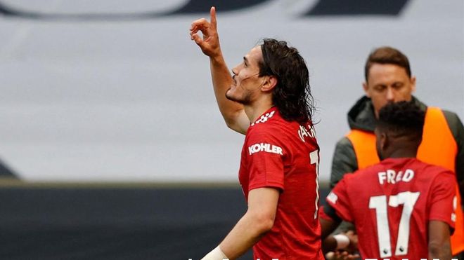 Cavani ejecutó al Tottenham de Mourinho Cavani ejecutó al Tottenham de Mourinho