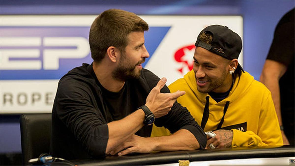 Piqué y Neymar, en un partida solidaria de póquer en Barcelona