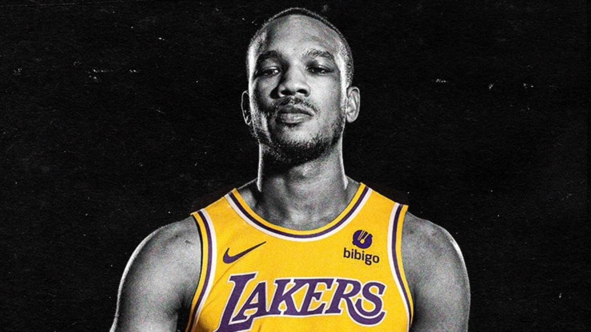 Los Lakers repescan al campeón Avery Bradley