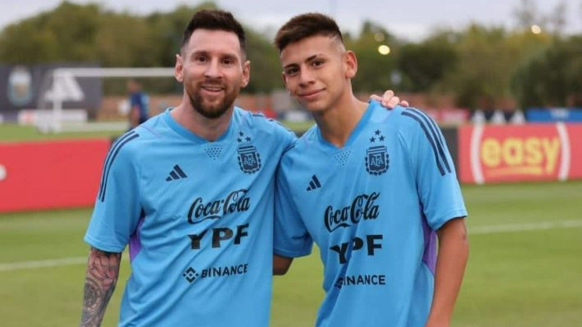 Claudio Echeverri, el 10 Bendecido de Messi