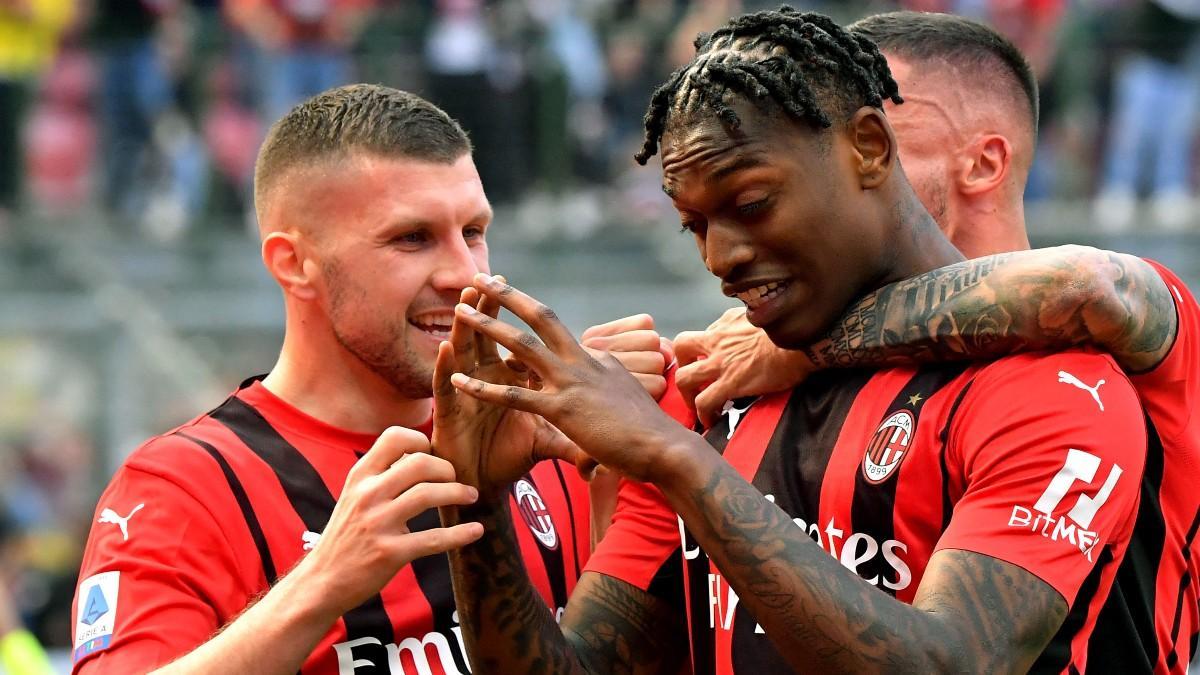 Leao celebra el gol de la victoria del Milan ante la Fiorentina