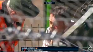 Lotterer, desconsolado tras verse obligado al abandono Lotterer, desconsolado tras verse obligado al abandono