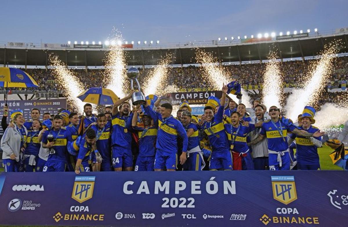 El Boca celebra la victoria que le ha dado el título de Liga