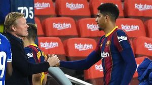 Araujo, junto a Koeman Araujo, junto a Koeman