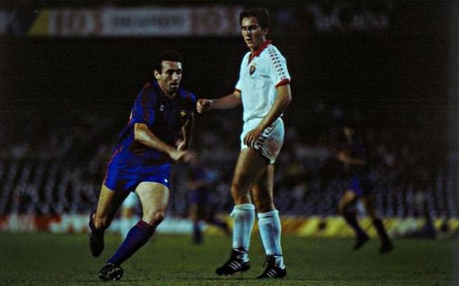 Enrique Castro Quini durante el Barça-Osasuna de la Liga 1983-84 Enrique Castro Quini durante el Barça-Osasuna de la Liga 1983-84