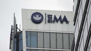 La EMA confirma posibles vínculos entre casos muy raros de trombosis y la vacuna de AstraZeneca La EMA confirma posibles vínculos entre casos muy raros de trombosis y la vacuna de AstraZeneca