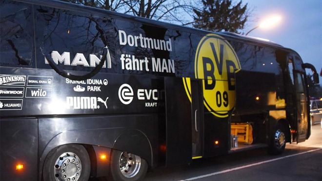Así quedó el autobús del Borussia Dortmund Así quedó el autobús del Borussia Dortmund