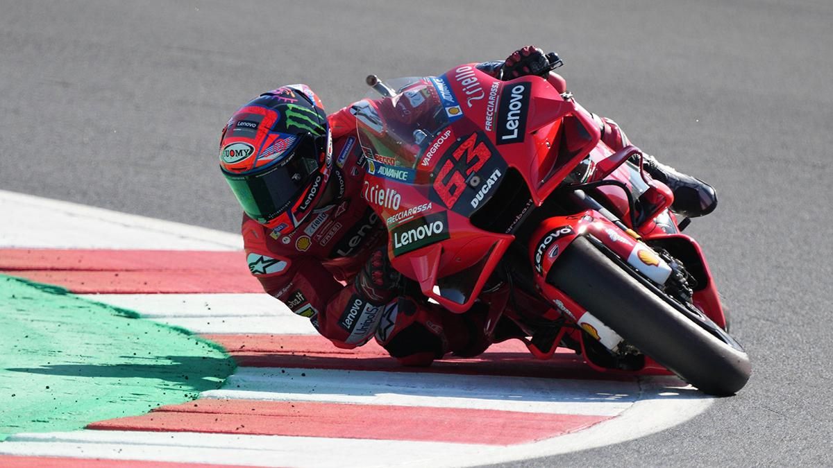 Pecco Bagnaia vuela y se lleva la pole de MotoGP del GP de San Marino Pecco Bagnaia vuela y se lleva la pole de MotoGP del GP de San Marino