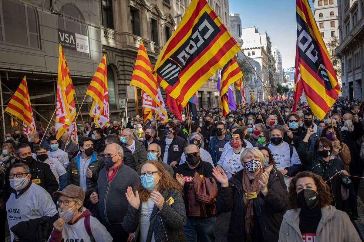 Manifestación de UGT y CCOO el pasado diciembre en Barcelona para exigir mejores salarios. Manifestación de UGT y CCOO el pasado diciembre en Barcelona para exigir mejores salarios.