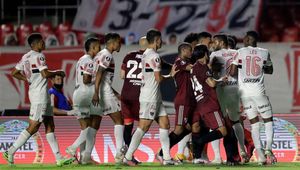 River Plate y Sao Paulo igualaron en un intenso y muy peleado partido River Plate y Sao Paulo igualaron en un intenso y muy peleado partido