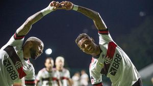 Gabigol y Bruno Henrique festejan uno de los tantos en Goiania Gabigol y Bruno Henrique festejan uno de los tantos en Goiania