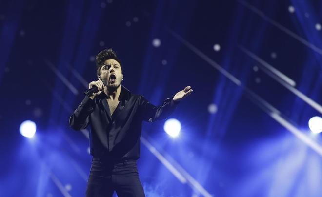Blas Cantó estrena nueva canción: «Me he cansado de cantar sin género, ahora le canto a un chico»