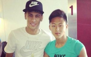 Lee, junto a Neymar Lee, junto a Neymar