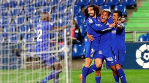 Cucurella celebra uno de los últimos tantos del Getafe con sus compañeros Cucurella celebra uno de los últimos tantos del Getafe con sus compañeros