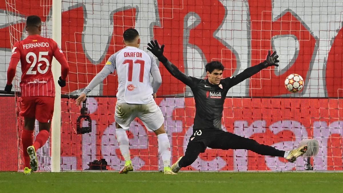 Resumen, goles y highlights del RB Salzburg 1-0 Sevilla de la jornada 6 de la Champions