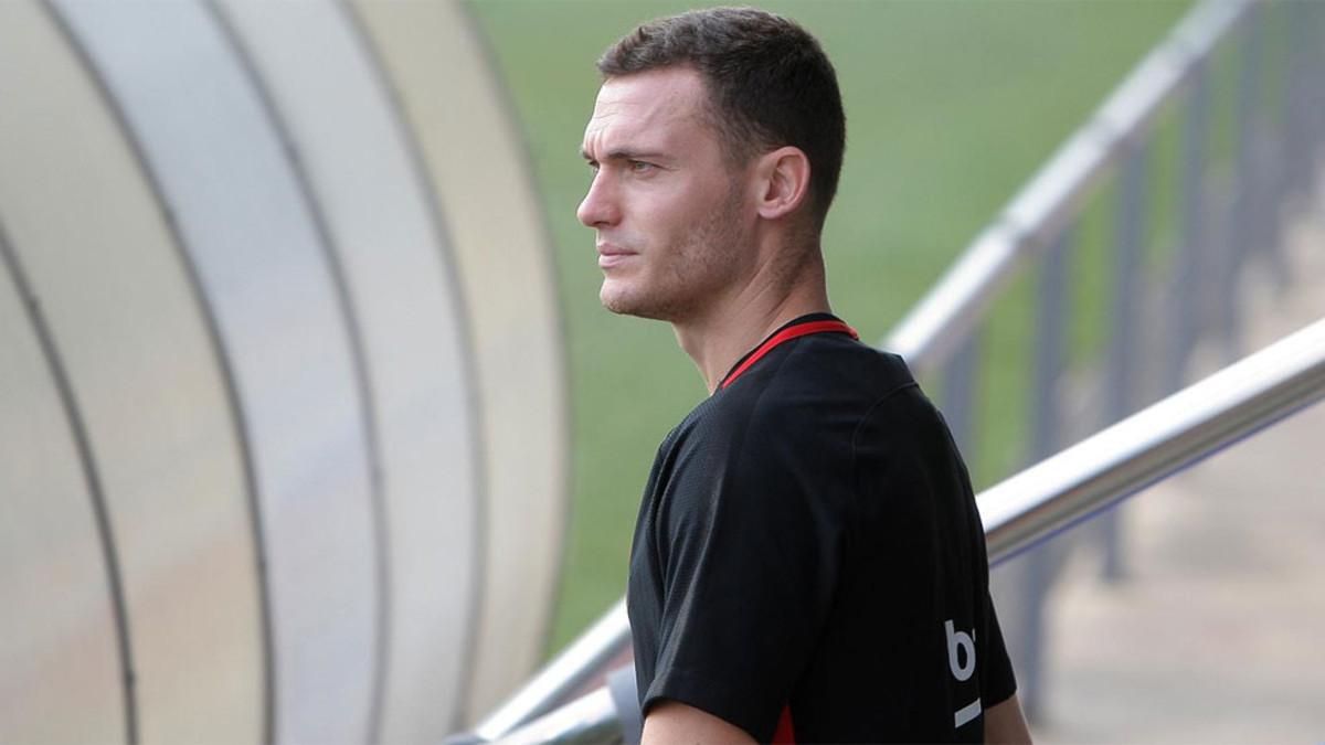 Vermaelen lo tiene difícil para seguir en el Barça Vermaelen lo tiene difícil para seguir en el Barça