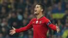 Cristiano hace historia: la clava por la escuadra...¡para su gol 100 con Portugal!