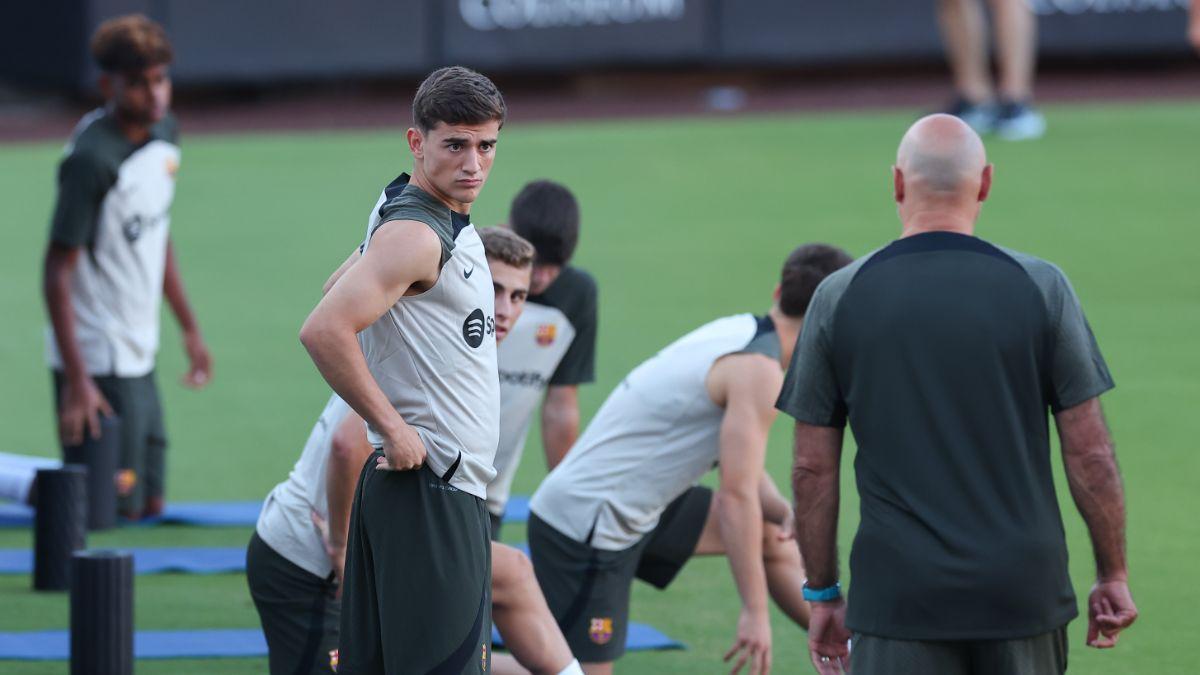 اللاعب جابي يغيب عن مباراة برشلونة وريال مدريد بسبب إصابة في الظهر