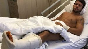 Juan Bernat sufrió rotura de la sindesmiosis del tobillo izquierdo Juan Bernat sufrió rotura de la sindesmiosis del tobillo izquierdo