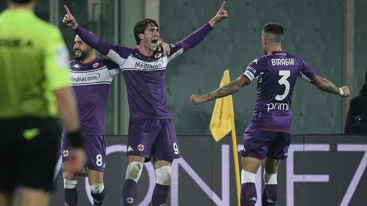 Dusan Vlahovic celebra uno de sus goles ante el AC Milan en la Serie A Dusan Vlahovic celebra uno de sus goles ante el AC Milan en la Serie A