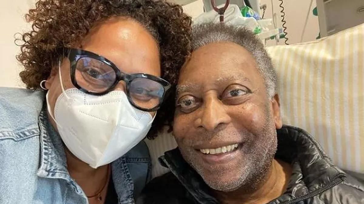 Pelé con su hija Kely en una fotografía tomada este viernes Pelé con su hija Kely en una fotografía tomada este viernes